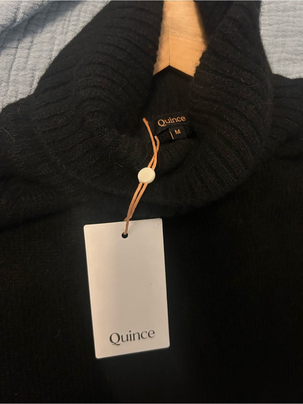 Quince Women’s NWT Black 100% Yak Wool Turtleneck Sweater Medium - Picture 2 of 5